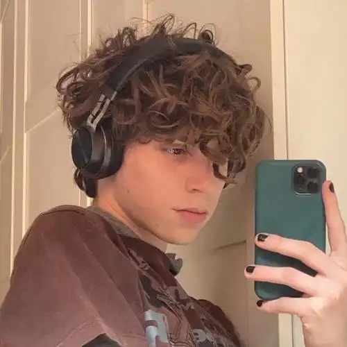 6686体育平台铁牌作者Yolanda