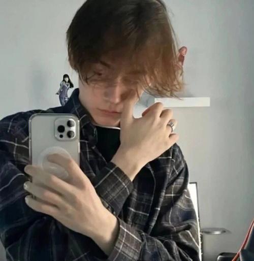 6686体育平台官方作者Lloyd