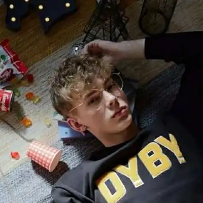 6686体育平台铁牌作者Ansel