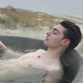 6686体育平台初级作者Sebastian