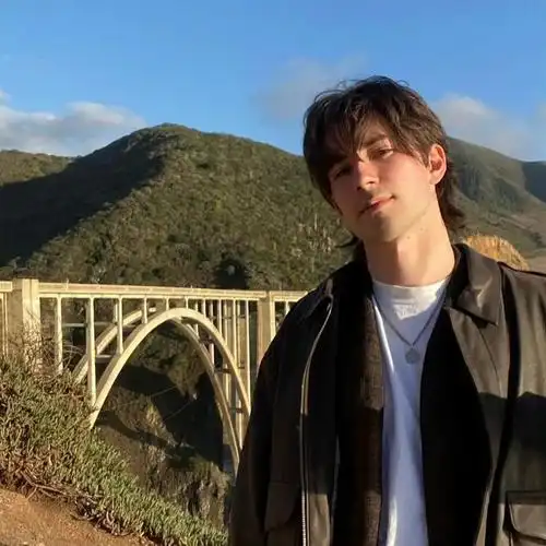 6686体育平台海外作者几笔成书