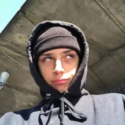 6686体育平台铁牌作者长青诗