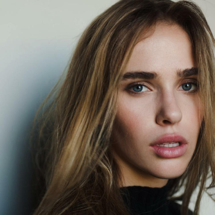 6686体育平台金牌作者Lloyd