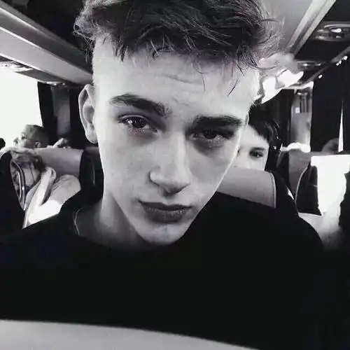 6686体育平台银牌作者Gwen