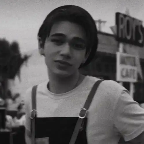 6686体育平台铁牌作者紫色蒲公英