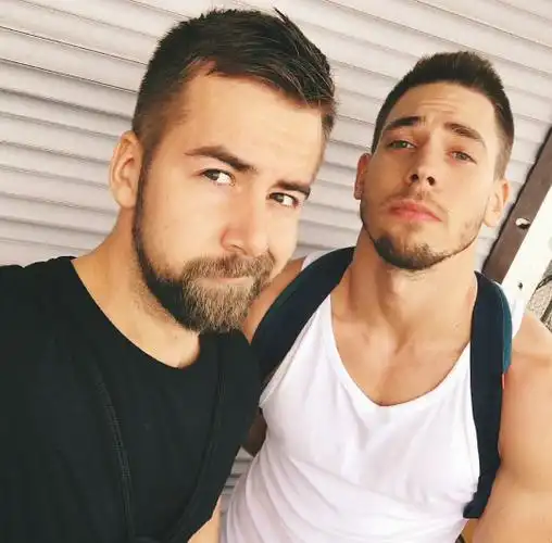 6686体育平台海外作者跌落