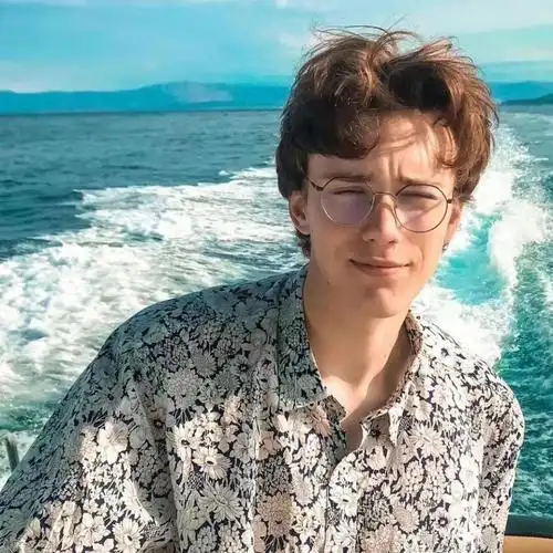 6686体育平台首席作者Sadie